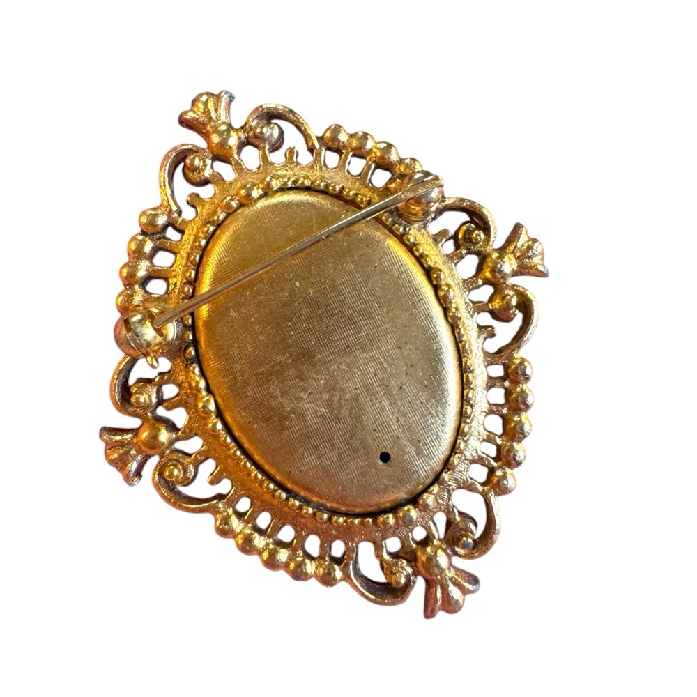 Vintage Cameo locket perfume Brooch AVON Gold antiqued finish resin brioch - Picture 3 of 4